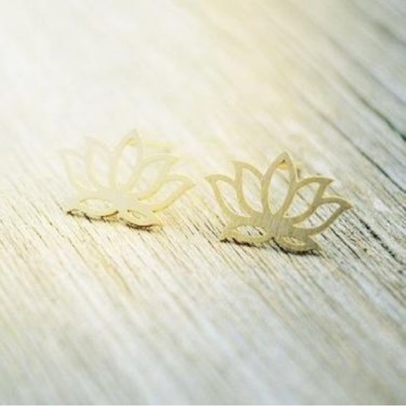 Jewelry - Lotus Flower Earrings